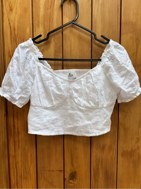Hollister Tops - Hollister White Eyelet Puff-Sleeve Cropped Blouse